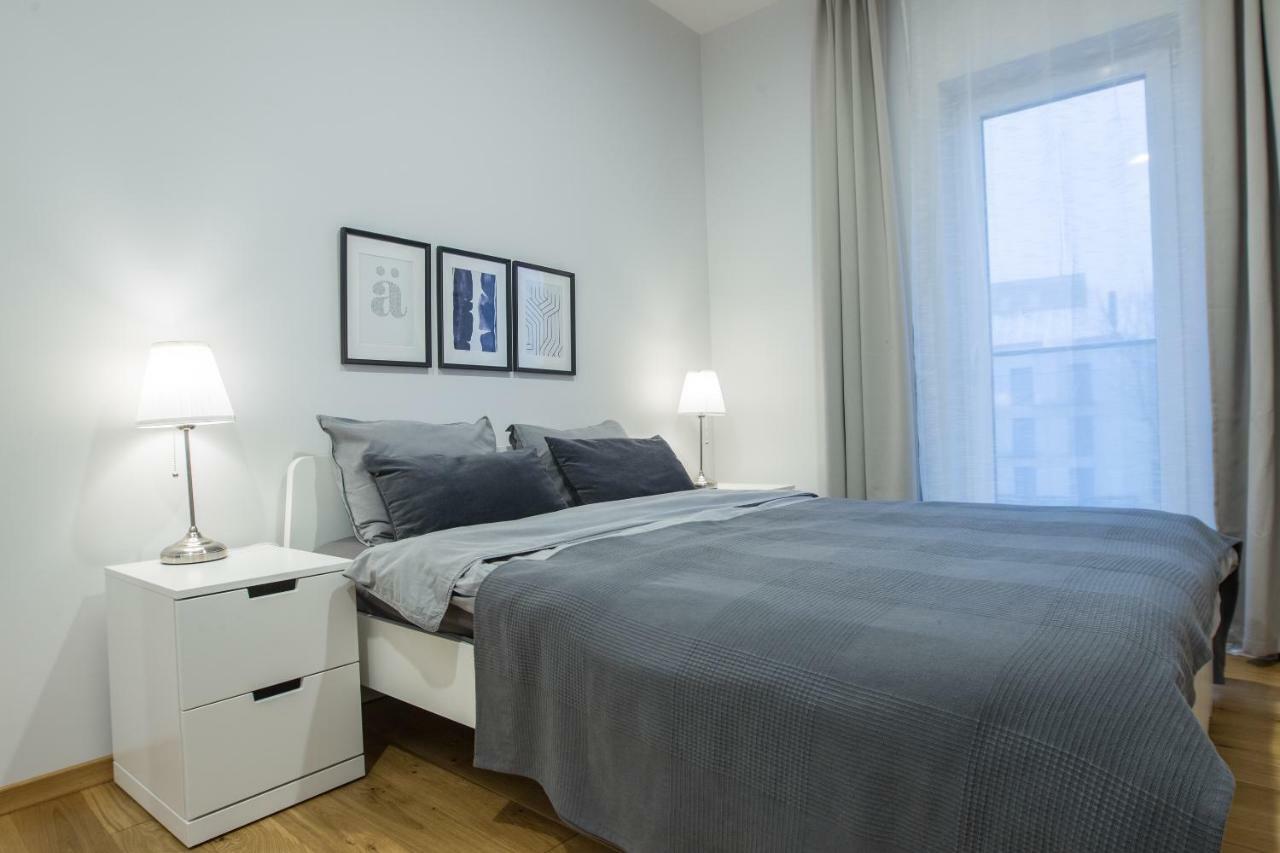 Bright 1Bd Apartment In Old Town By Hostlovers カウナス エクステリア 写真